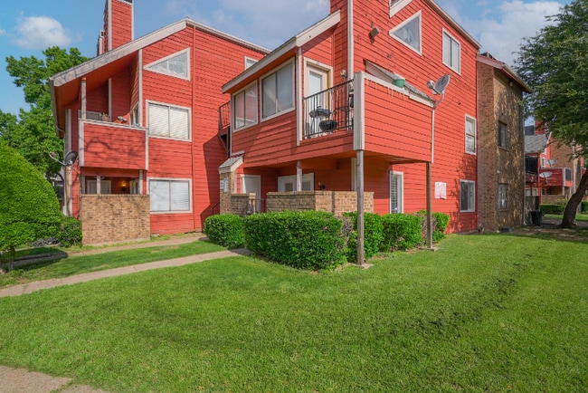 Building Photo - 9825 Walnut St Rental
