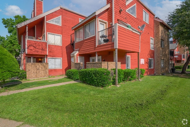 Building Photo - 9825 Walnut St Rental