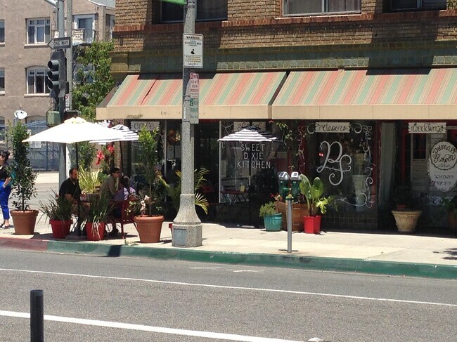 Photo - 625 E Broadway