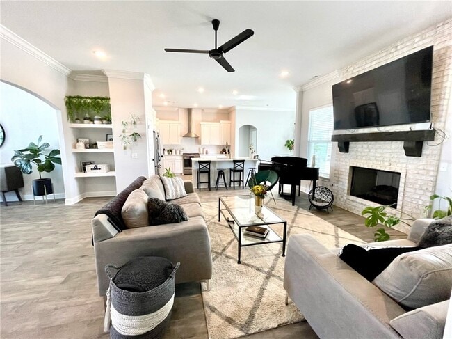 Photo - 2014 W Chandler Ave