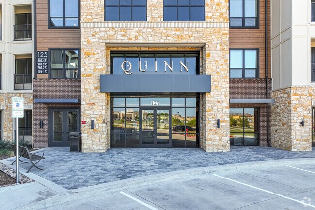 Entrada - The Quinn at Anna