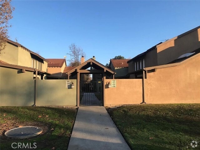 Building Photo - 1136 Bel Aire Cir Rental