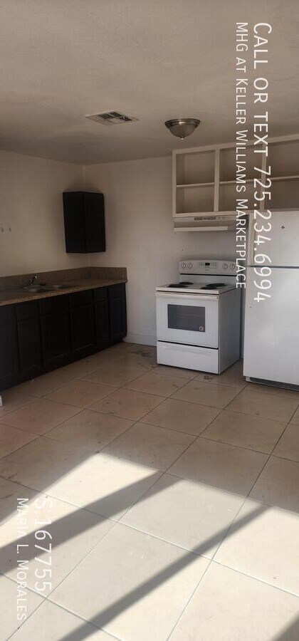 Photo - 2121 N Carroll St