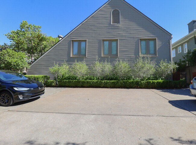1 Bed | 1.5 Bath Near Downtown Tulsa! - 1 Bed | 1.5 Bath Near Downtown Tulsa!
