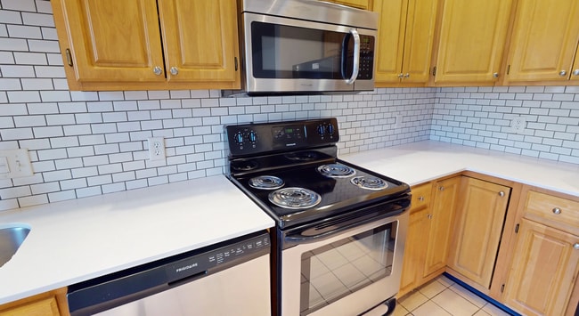 Photo - 1410 Beacon St Unit 3