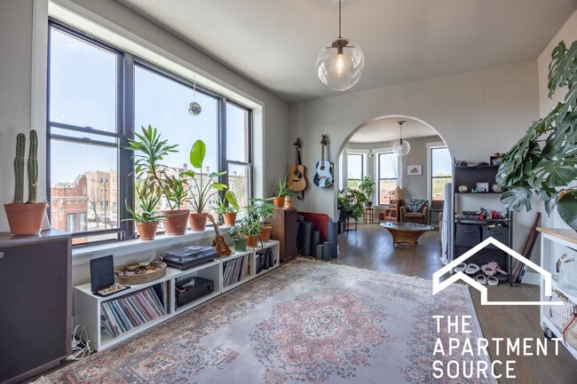 Photo - 3237 W Armitage Ave Condo Unit 2