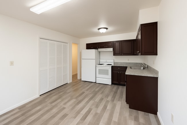 Photo - 445 E 800 N St