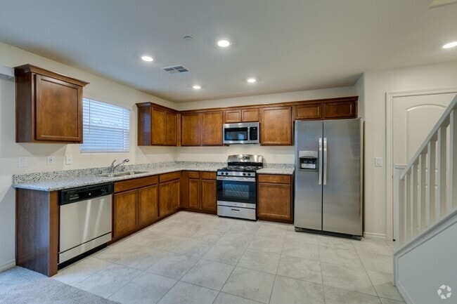 Building Photo - GORGEOUS TOWNHOME*UPGRADED*ALL APPLIANCES*...