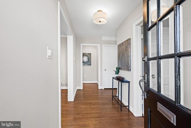 Building Photo - 5112 Scarsdale Rd