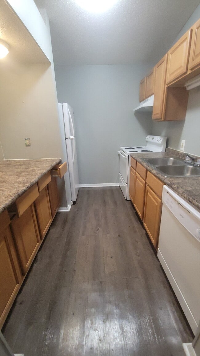 Photo - 900 Candlewood Dr NW Unit D