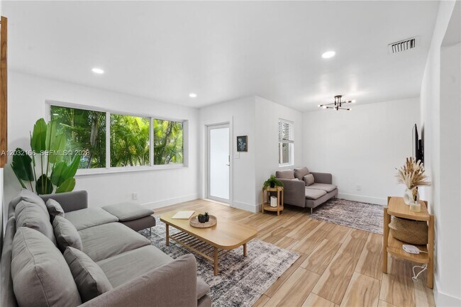 Photo - 1480 NE 117th St