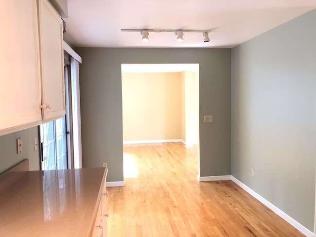 Photo - Kirkland Townhome