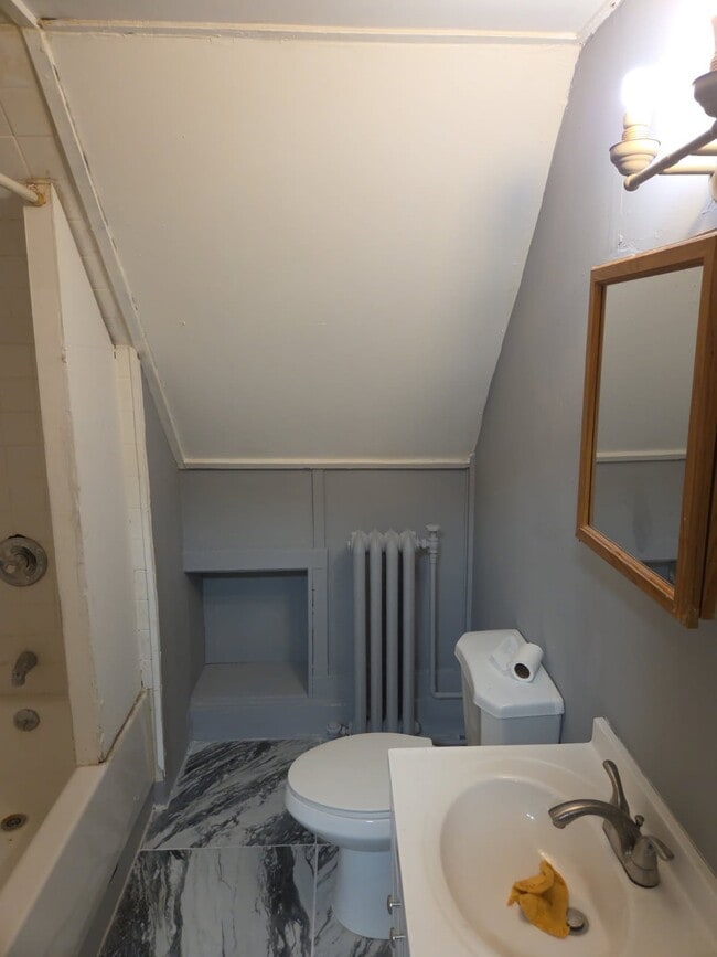 31 Frederick St Unit 2