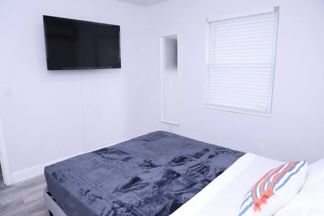 Photo - 1109 Douglas Rd Unit ID1056521P