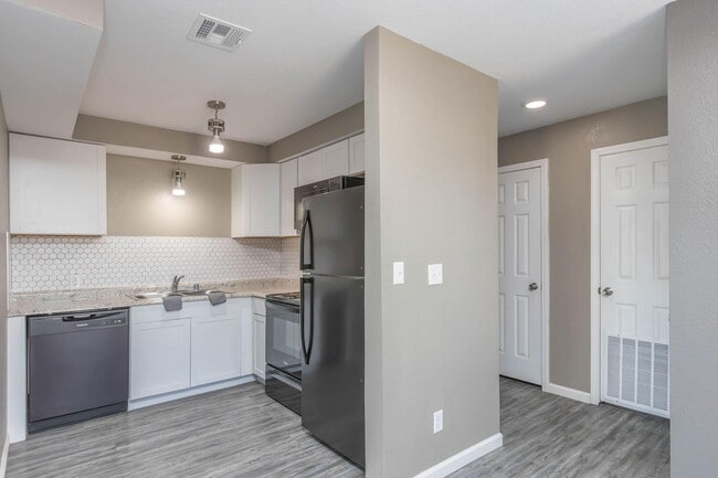 Fountain Lake Apartments