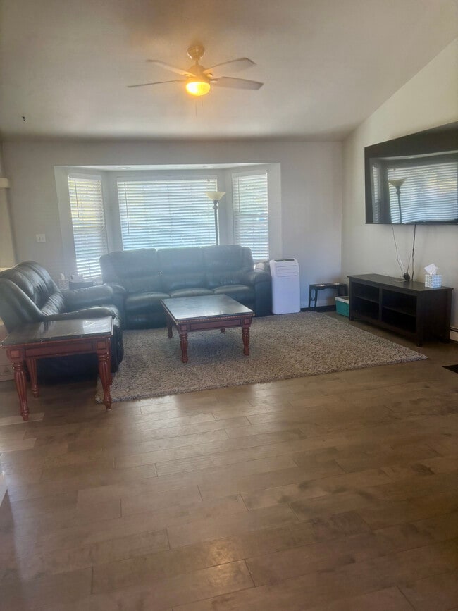 living room - 2574 Silver Oak Ct