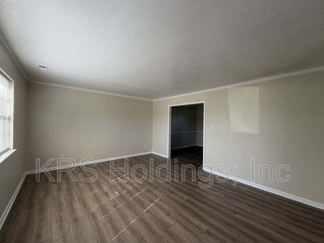 Photo - 917 Timber Creek Pl