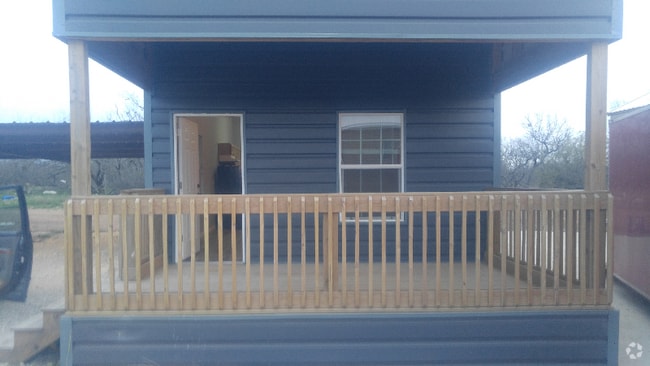 Building Photo - 2014 Family Ln. Rental