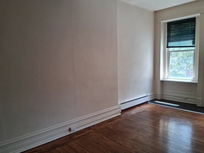 1029 Penn St Unit 2nd Floor Front