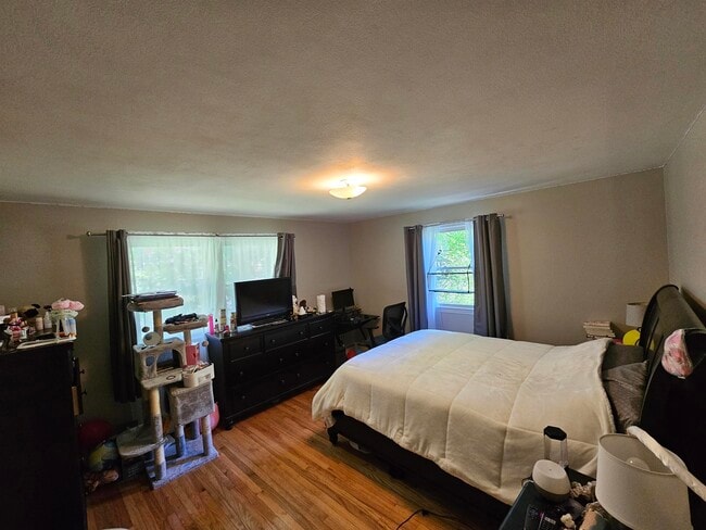 Photo - 2 Hampshire Ave