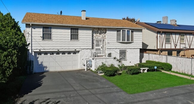 Photo - 87 Merseles St