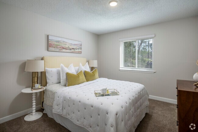 2 habitaciones, 1 baño - 740 pies cuadrados - Segundo dormitorio - The Flats Off Main