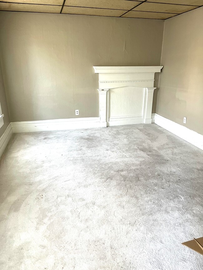 Building Photo - 501 E 7th St Unit 2