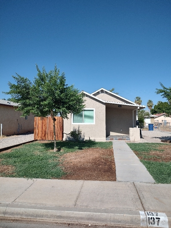 Building Photo - 137 S Ash Ave Rental