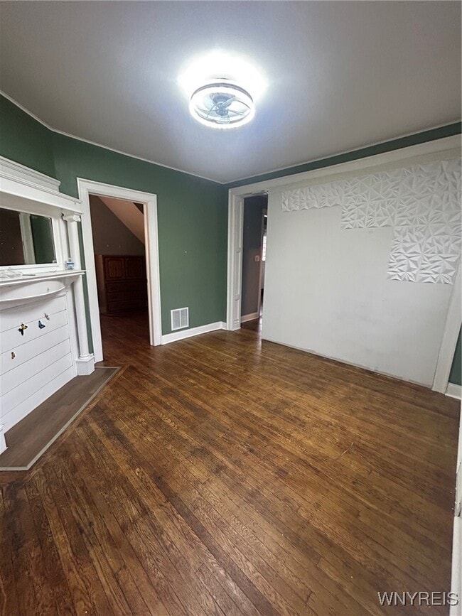 Photo - 625 E Utica St