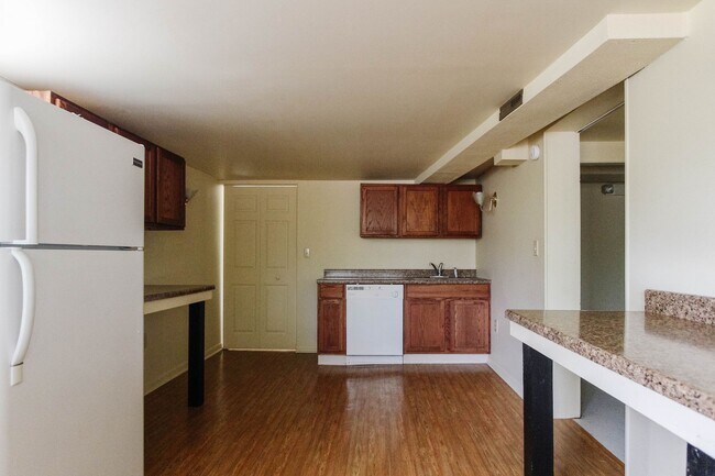 Photo - PRELEASING for AUGUST! Close to Campus Unit Apt B.