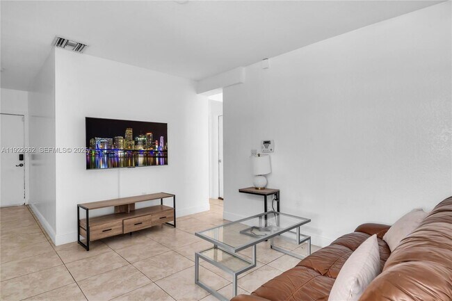 Photo - 2970 NW 15th St