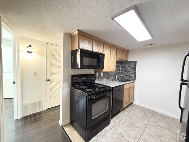 Building Photo - 5700 S 900 E Rental