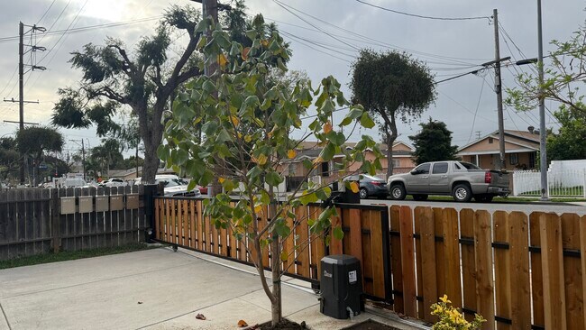 Photo - 4107 Clara St