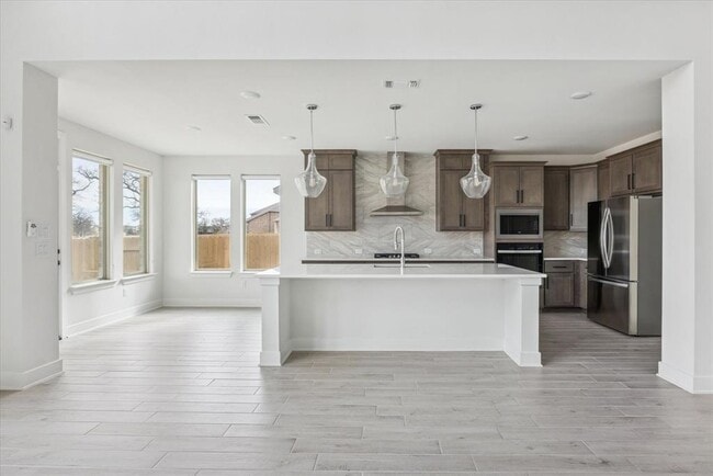 Photo - 119 Bottlebrush Cv