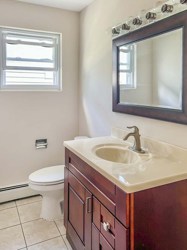Photo - 5043 W Cornelia Ave Unit 2