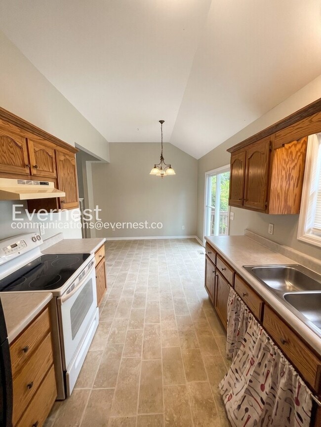 Photo - 901 Avery Green Ct