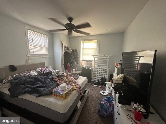 Photo - 6250 Erdrick St