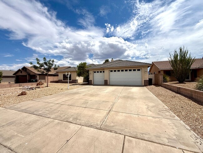 Photo - 2116 Roy Rogers Way