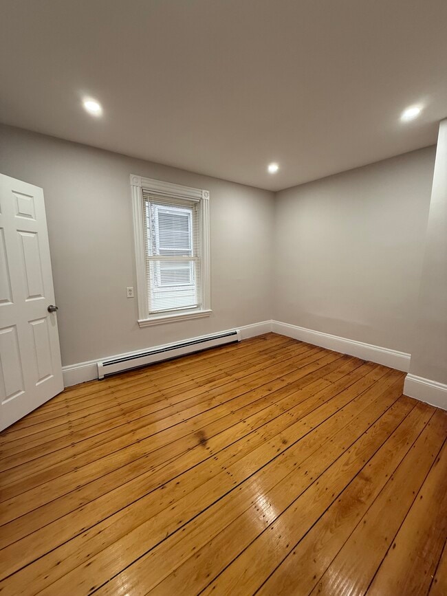 Photo - 22 Howell St