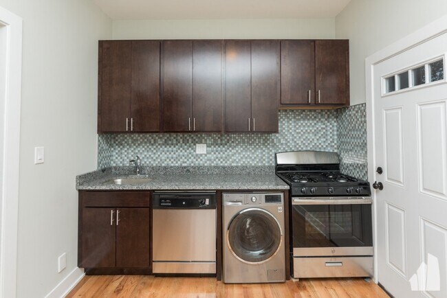 Photo - 639 W Oakdale Ave Unit 639-GDNR