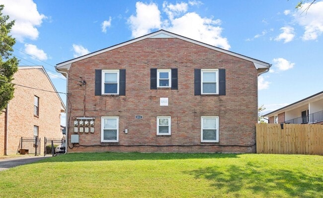 Building Photo - 2012 Terril Ln Unit 2012-2
