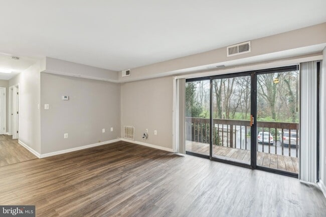 Photo - 10724 West Dr Unidad 204