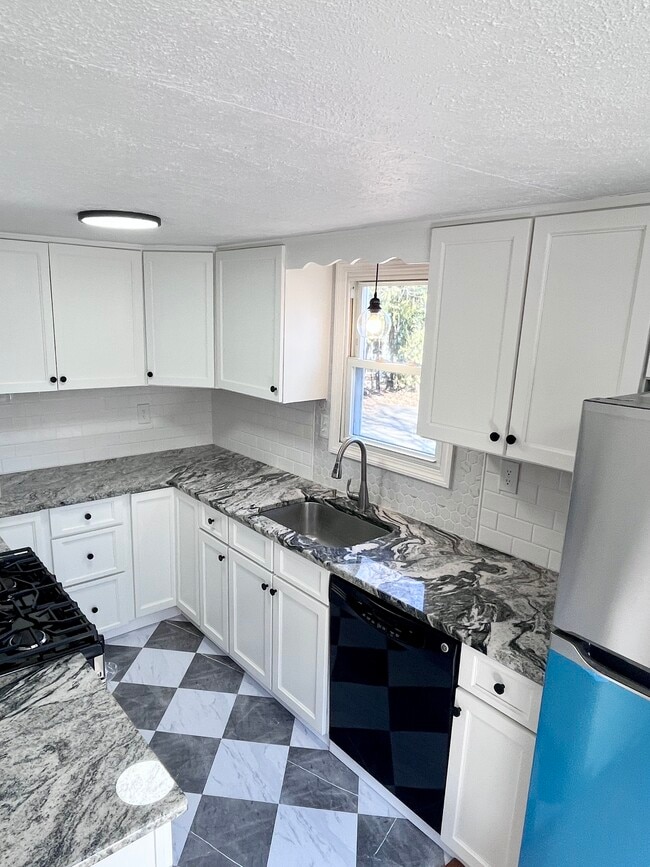 Photo - Cozy 2BD 1BR