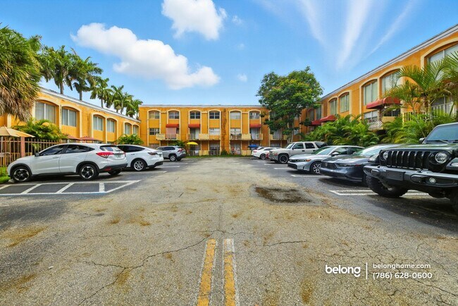 Photo - 17901 NW 68th Ave Unidad T206