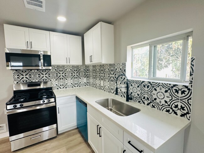 Photo - 4018 Gano St Unidad 2