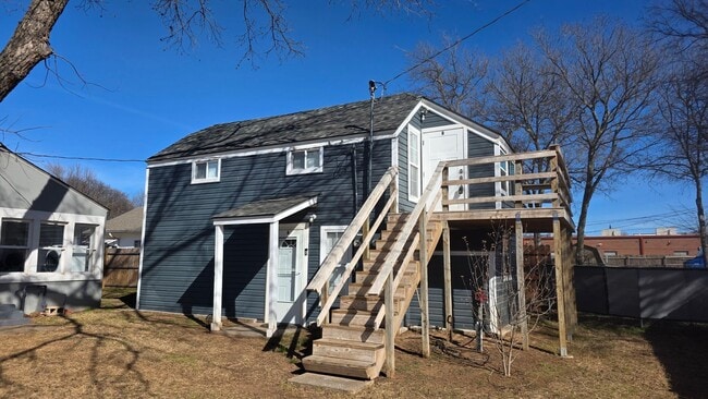 Building Photo - Norman Studio Apartment