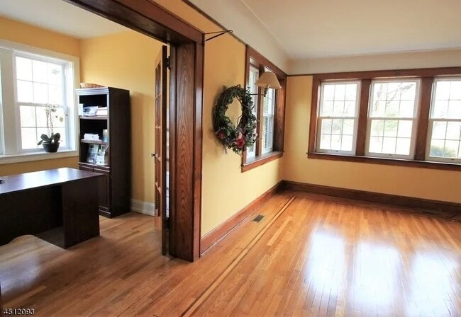 Photo - 227 Sunnymeade Rd