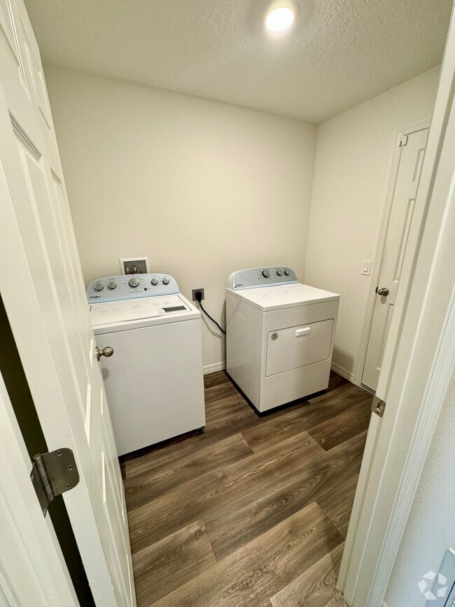 Building Photo - 2910 San Filippo Dr SE Rental