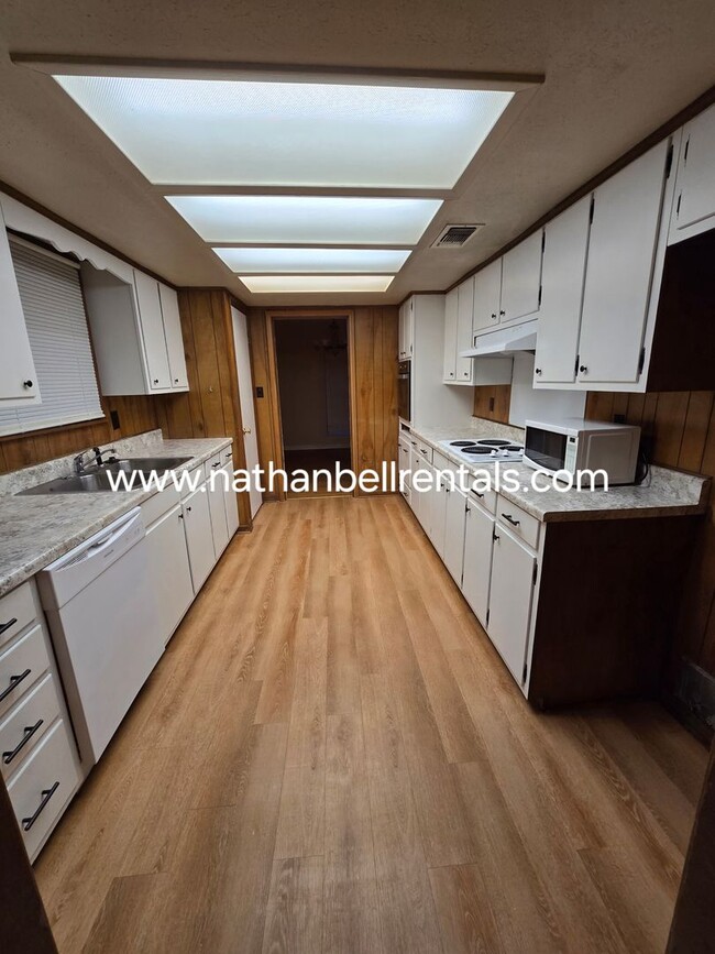 Building Photo - 3025 Abbott Ln