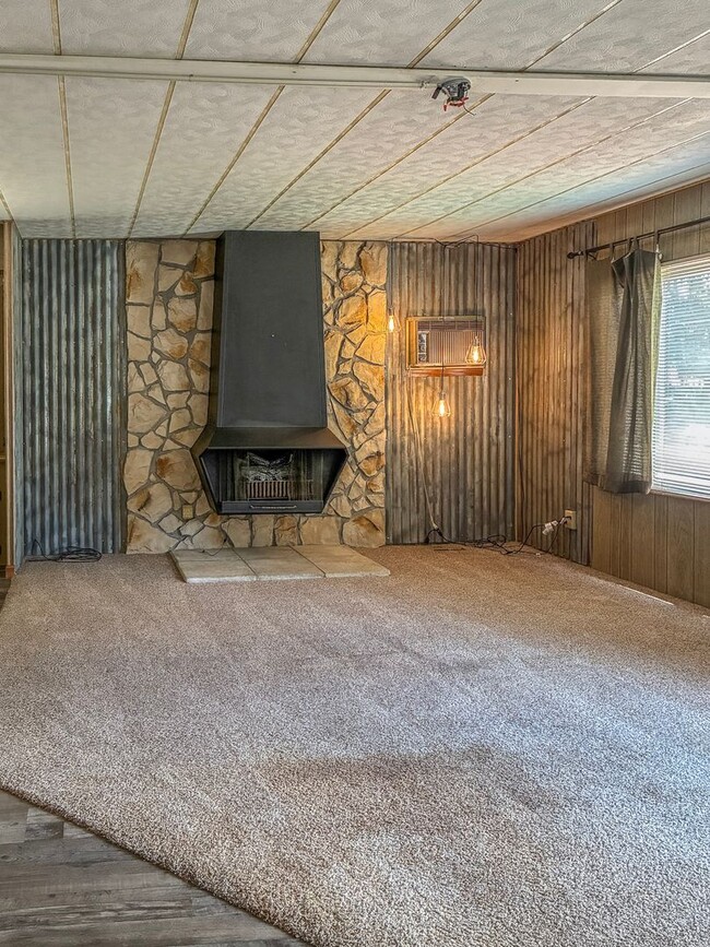 Photo - Salem 2 Bedroom Home Available Now !